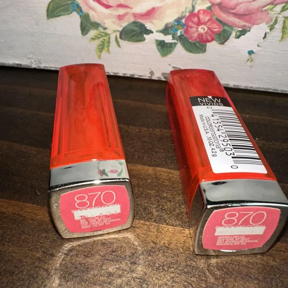 2x Maybelline Colorsensational Vivids Lipstick 870 SHOCKING CORAL, orange cap